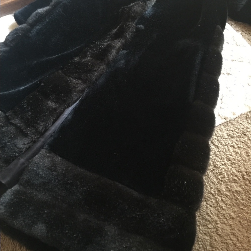 Vintage Perfect Fur Coat - Picture 14 of 16